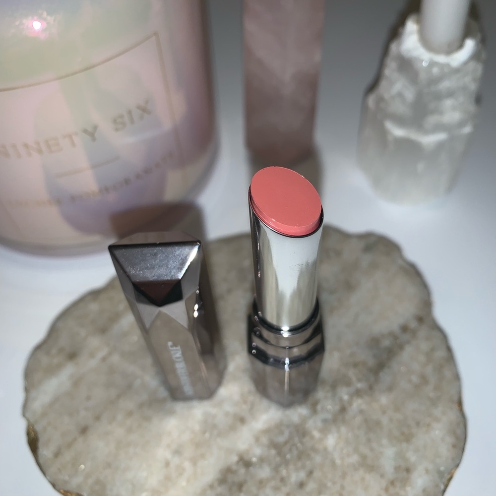 Kristofer Buckle Lipstick